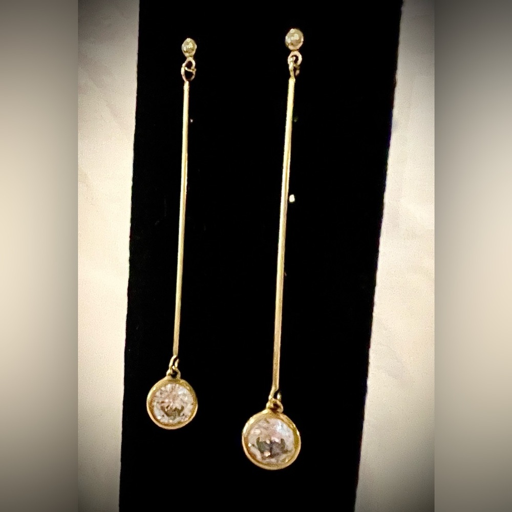 Gold and Diamond simulant Earrings. - Picture 4 of 7